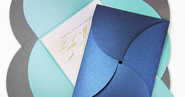 Pochette Petal Folds