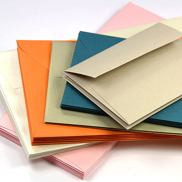 Variety of common and unique envelope sizes at LCI Paper
