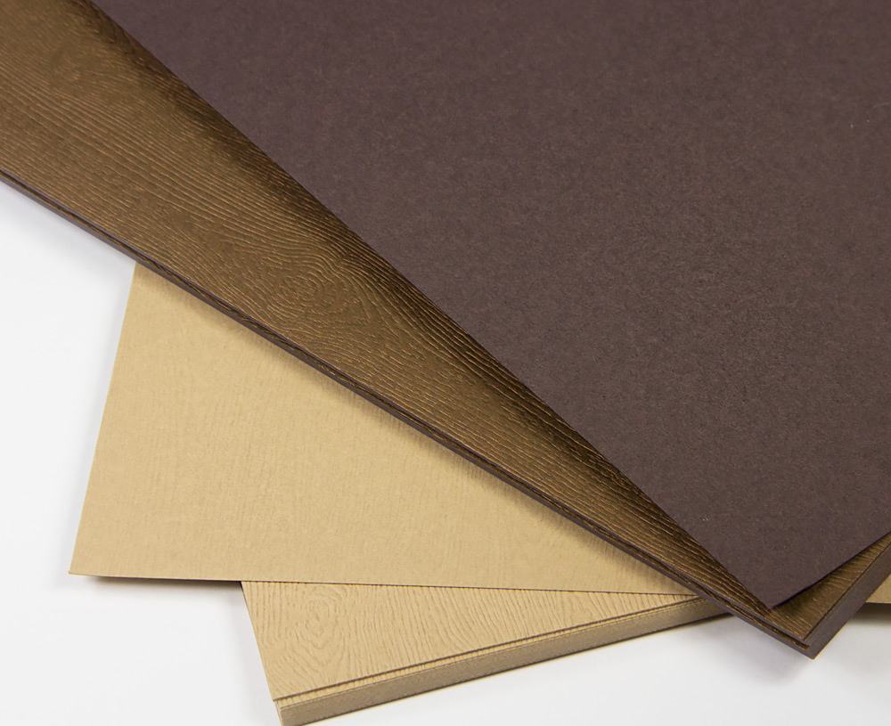 Front and reverse sides of Gmund Savanna wood grain card stock